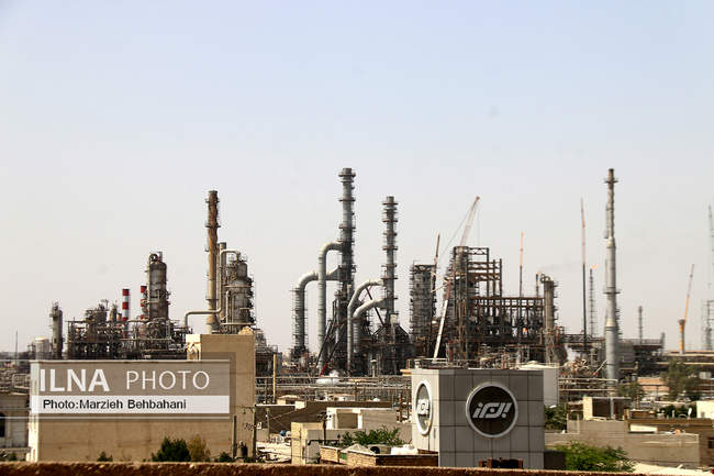 آبادان؛ شهری که هنوز بوی نفت، صدای لنج و خاطره‌ی مقاومت می‌دهد