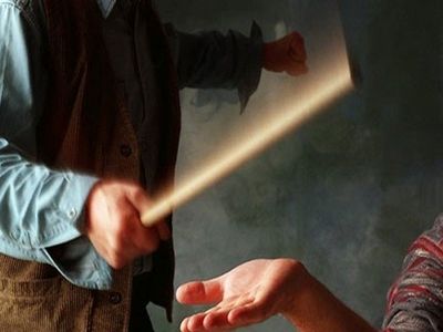 تنبیه‌بدنی دانش آموز در یکی از مدارس/شکایت خانواده و ارسال پرونده به دادگاه