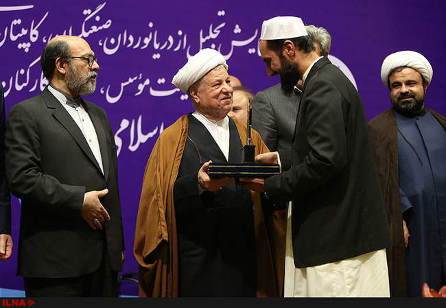 همایش تجلیل از دریانوردان، صنعتگران و کاپیتان‌های ناوگان حمل و نقل �