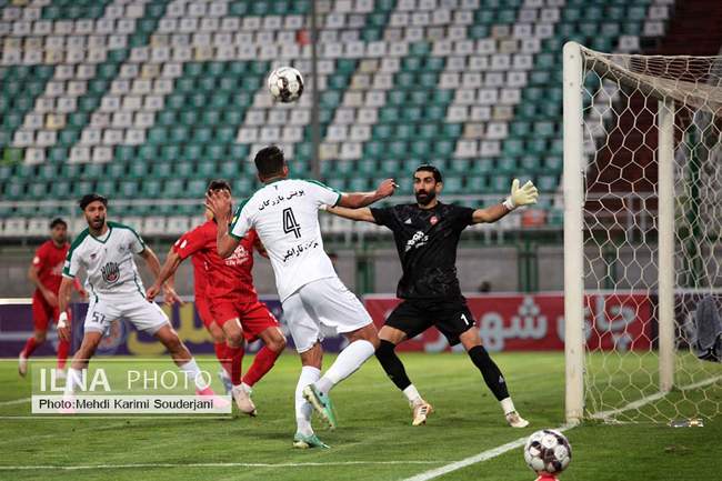 توقف تیم فوتبال تراکتور تبریز  برابر ذوب آهن اصفهان