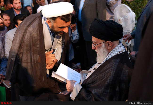 دیدار جمعی از شاعران با رهبر انقلاب