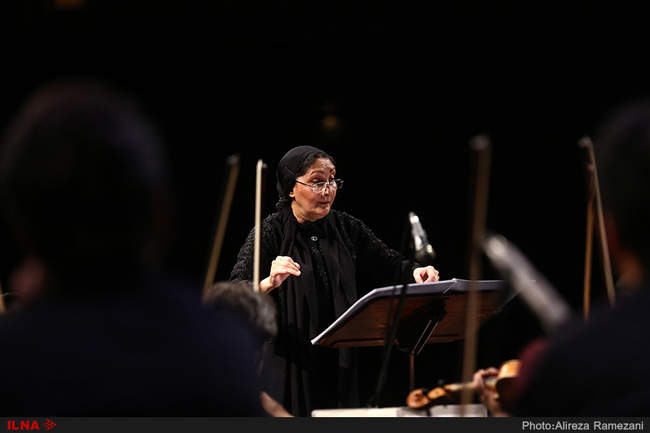 ارکستر ملی ایران به رهبری نزهت امیری