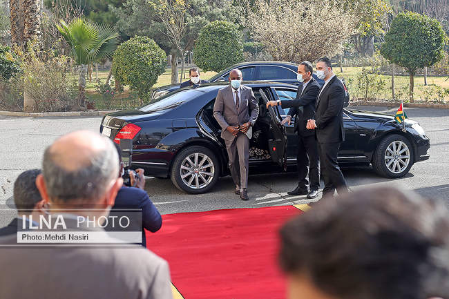 Iranian, Togolese FMs hold meeting