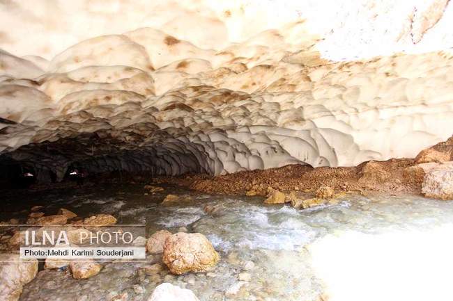 غار یخی چما در استان چهارمحال و بختیاری