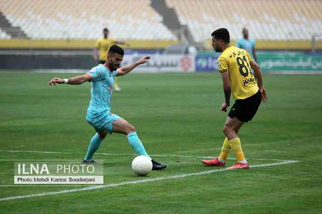 برد تیم فوتبال سپاهان اصفهان مقابل مس کرمان 