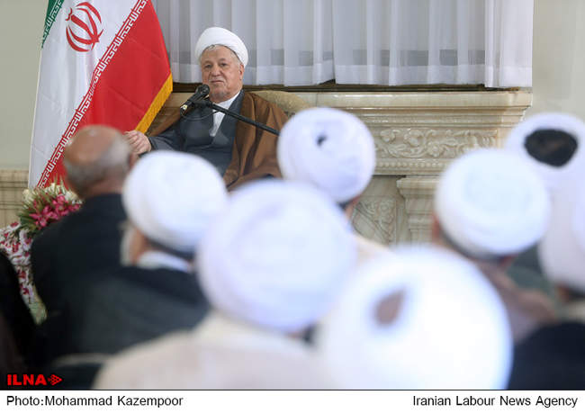 دیدار وزیر، معاونین و روحانیون وزارت‌خانه صنعت، معدن و تجارت با آیت 