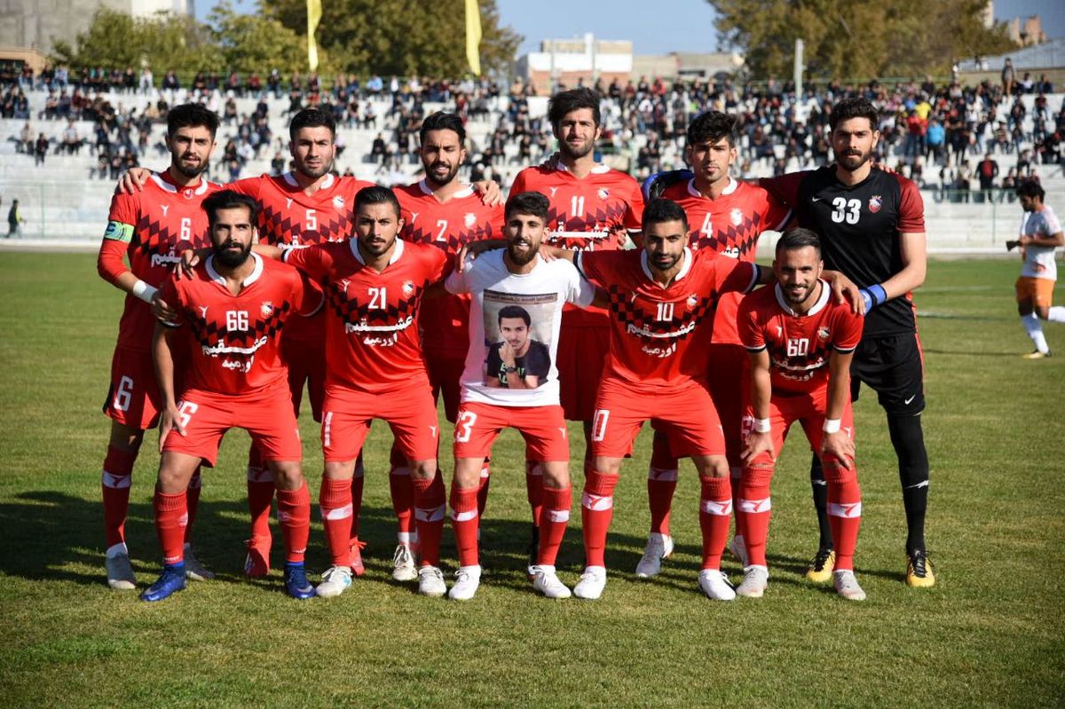 "نود ارومیه" صدرنشین جدید لیگ دسته یک / گل ۴۰ متری کرمی شاگردان بیاتلو را به صدر برد