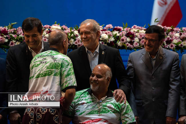 آیین تجلیل از قهرمانان سرافراز پارالمپیک ایران با حضور پزشکیان و دنی