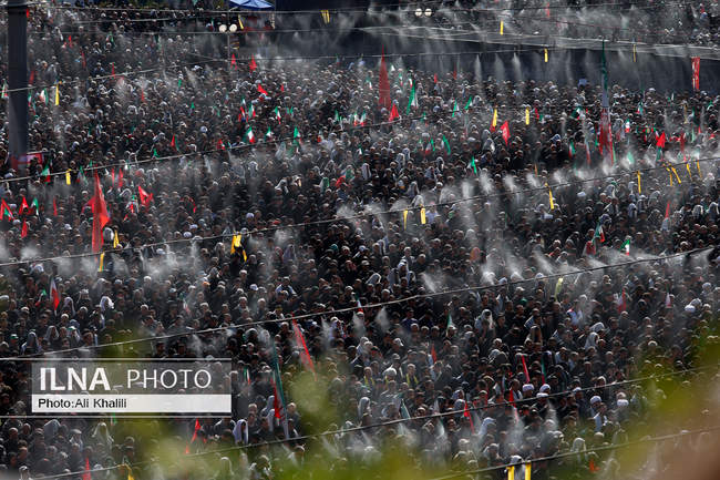 اقامه نماز بر پیکر رهبر شهید انقلاب در مصلای تهران / 7