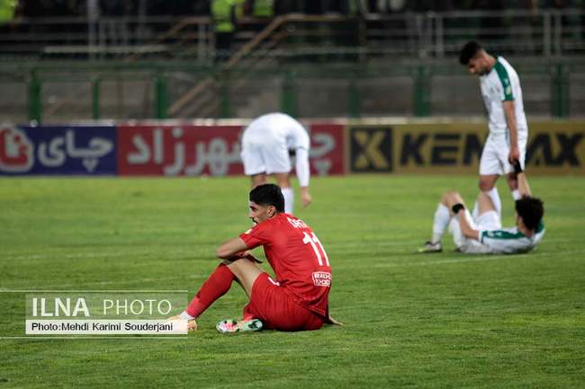 توقف تیم فوتبال تراکتور تبریز  برابر ذوب آهن اصفهان