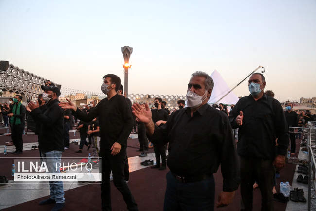 مراسم عصر عاشورای حسینی در میدان آیینی امام حسین (ع) 