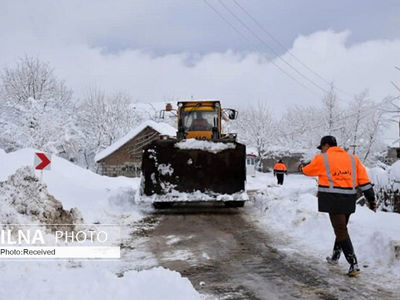 مسدود شدن راه ارتباطی ۶۳۰ روستای برفگیر در استان