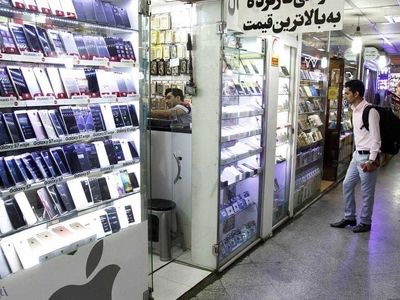 وارد کنندگان موبایل و کالای دیجیتال مشکلی در واردات از امارات  ندارند