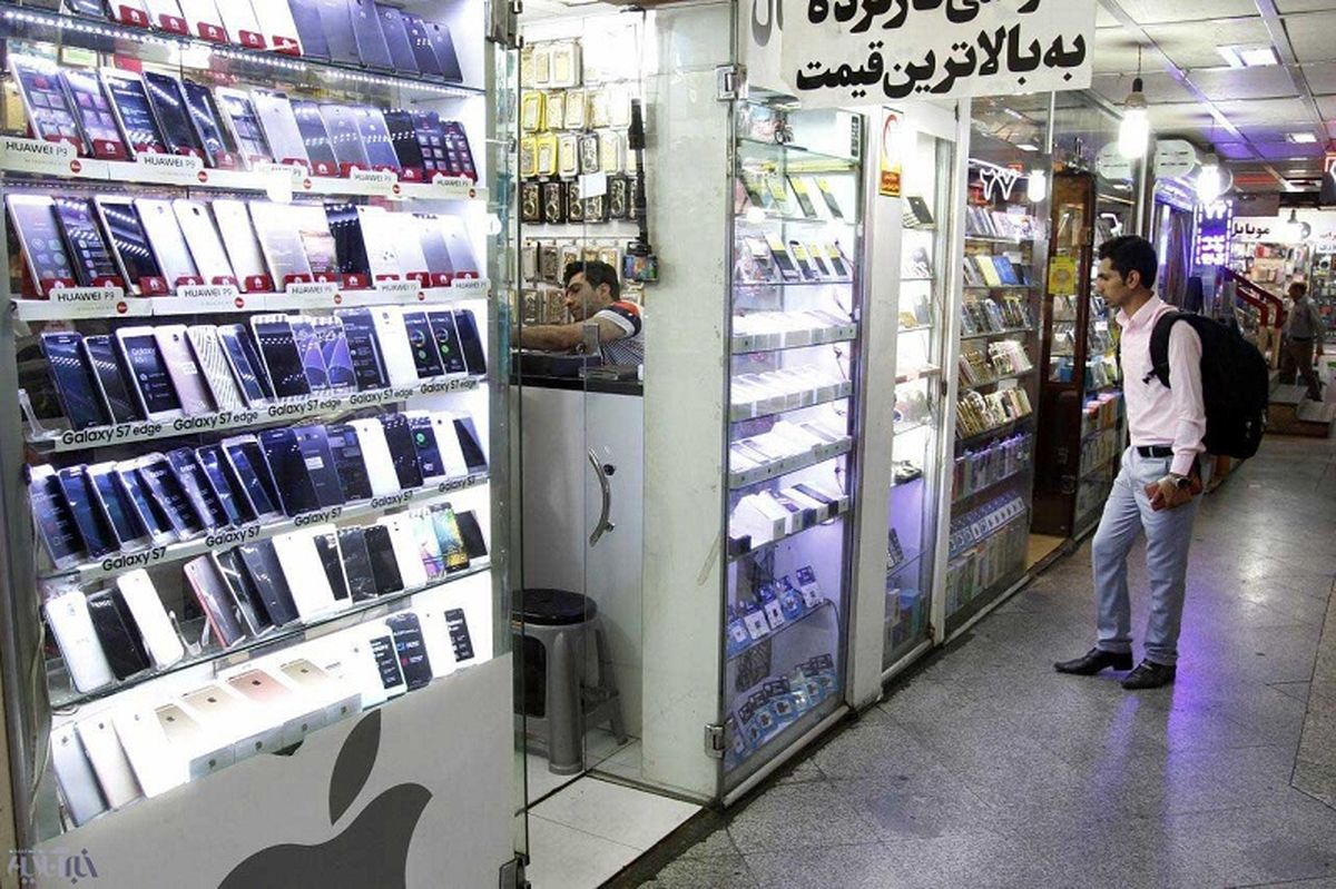 وارد کنندگان موبایل و کالای دیجیتال مشکلی در واردات از امارات  ندارند