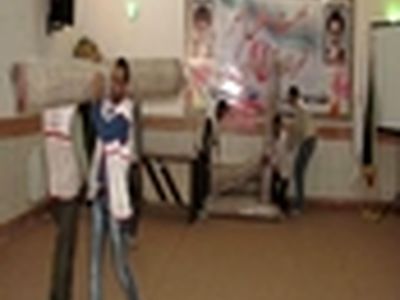 با اهدای ۲۰ تخته فرش به محرومین بوشهر پروژه آسمان سخاوت در آران و بیدگل اجرا شد