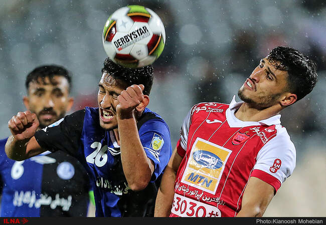 دیدار تیم های فوتبال پرسپولیس تهران و استقلال خوزستان