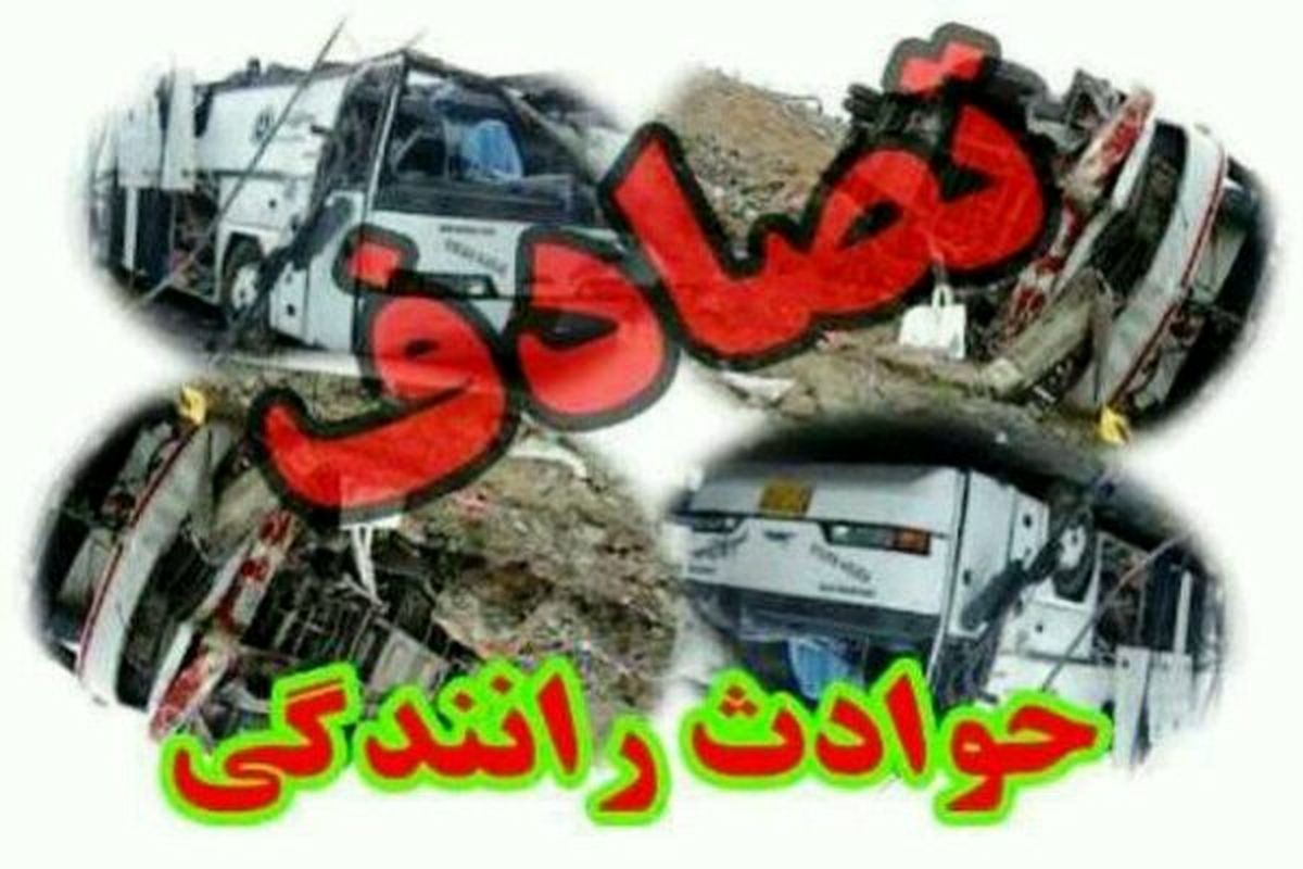 حادثه عجیب رانندگی در محور اسلام آباد غرب/ خروج تریلی از جاده و برخورد با تجمع کنندگان / 11 نفر کشته و زخمی شدند