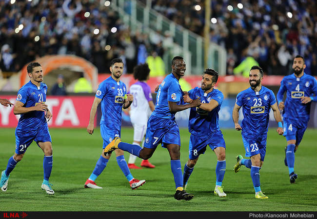 دیدار تیم های فوتبال استقلال و العین امارات