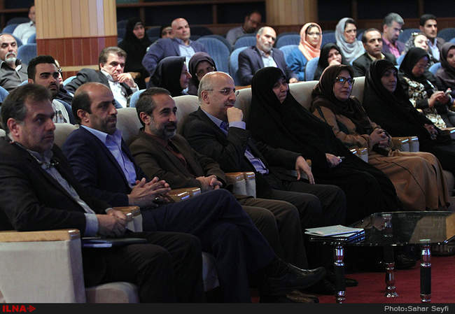 افتتاح نخستین نمایشگاه پوشاک مدارس