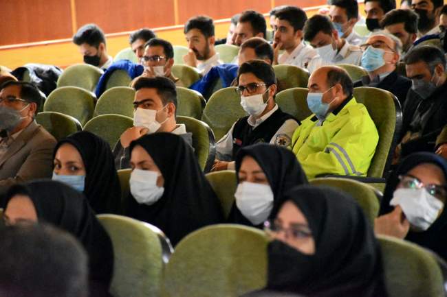 همایش تجلیل از مدافعان سلامت در اردبیل+عکس