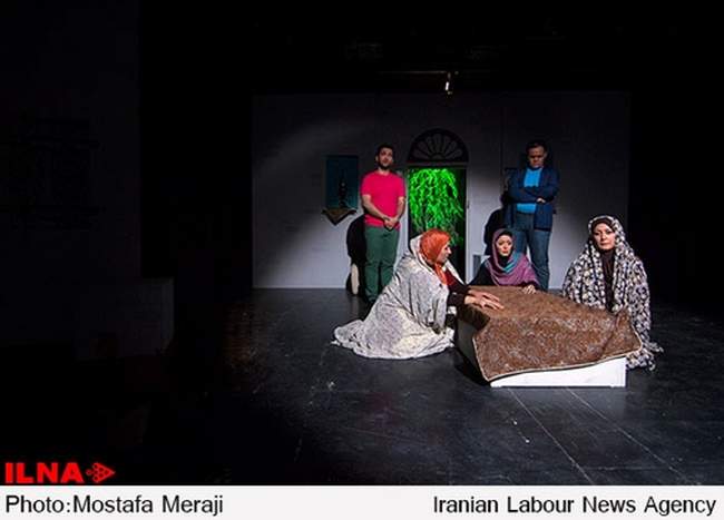 نمایش مسافران در قم به روی صحنه رفت