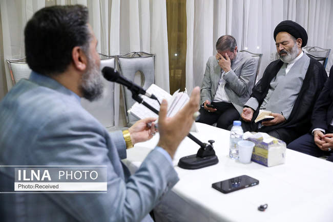 مراسم دعای کمیل زائران ایرانی در مدینه منوره