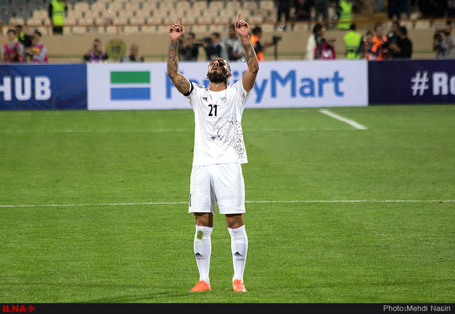 مسابقه فوتبال بین دوتیم ایران و کره جنوبی