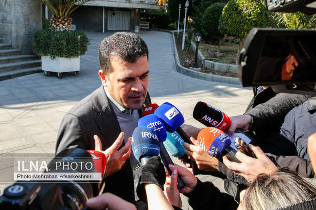 اعضای هیأت دولت در جمع خبرنگاران