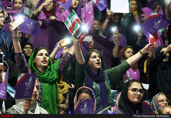 همایش سراسری زنان حامی حسن روحانی در ورزشگاه شیرودی-2