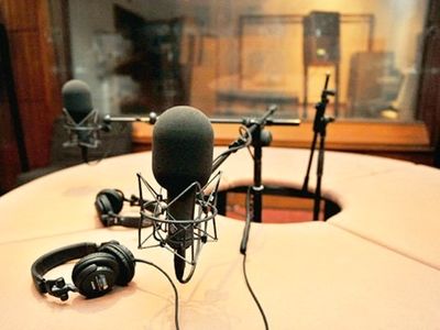 «پنجشنبه جمعه» جهشی در برنامه‌سازی رادیویی بود/ مردم حالشان با این برنامه خوب بود