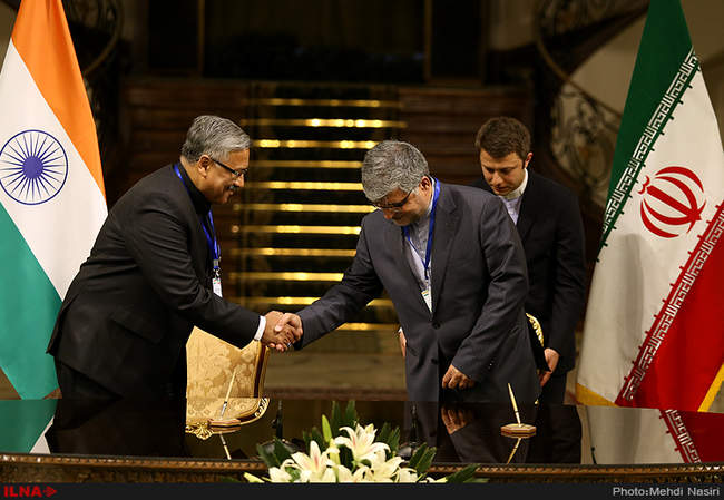 استقبال رسمی روحانی از نخست وزیر هند وامضای تفاهم نامه همکاری بین دو 