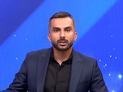  میثاقی، مجری برنامه فوتبال برتر عزادار شد 