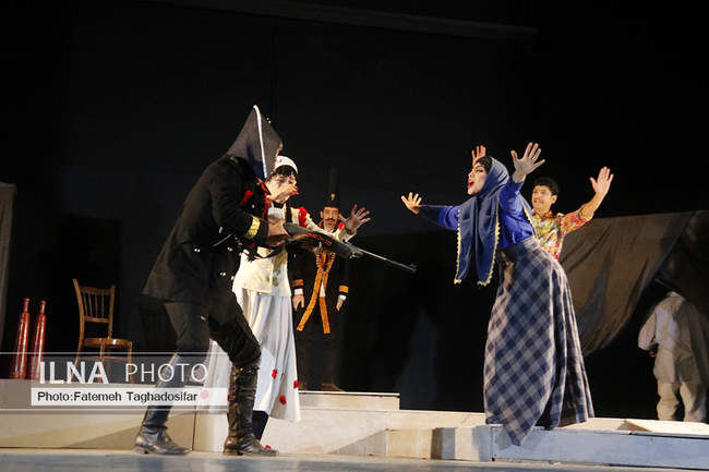 نمایش عمارت دائیجان درسبزوار به روی صحنه رفت 