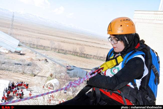 اجرای مانور زلزله در دانشگاه آزاد شهرستان قوچان
