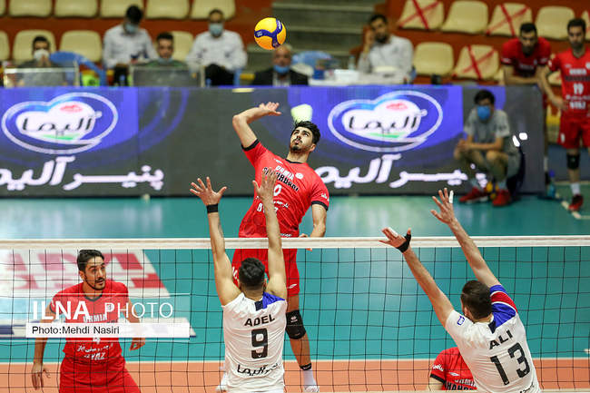 دیدار والیبال بین تیم‌های شهرداری ارومیه و لبنیات هراز آمل
