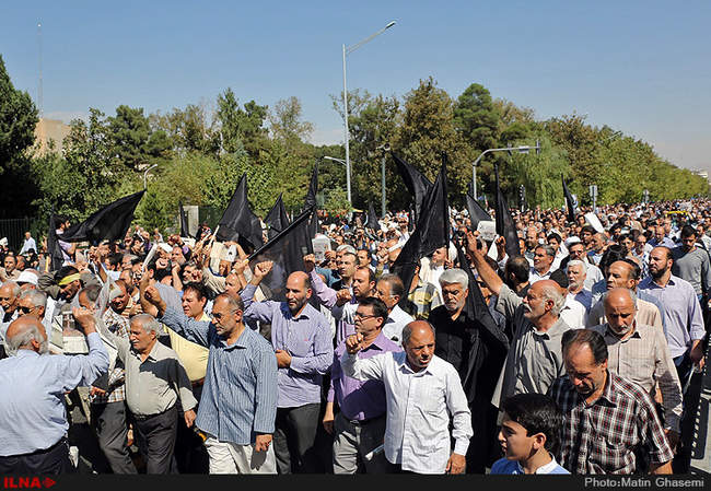 راهپیمایی نمازگزاران تهرانی در اعتراض به حادثه منا