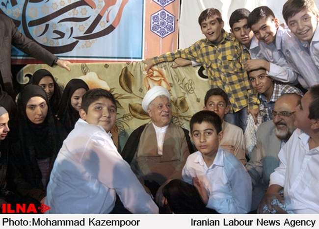 افطار نونهالان با آیت الله هاشمی رفسنجانی