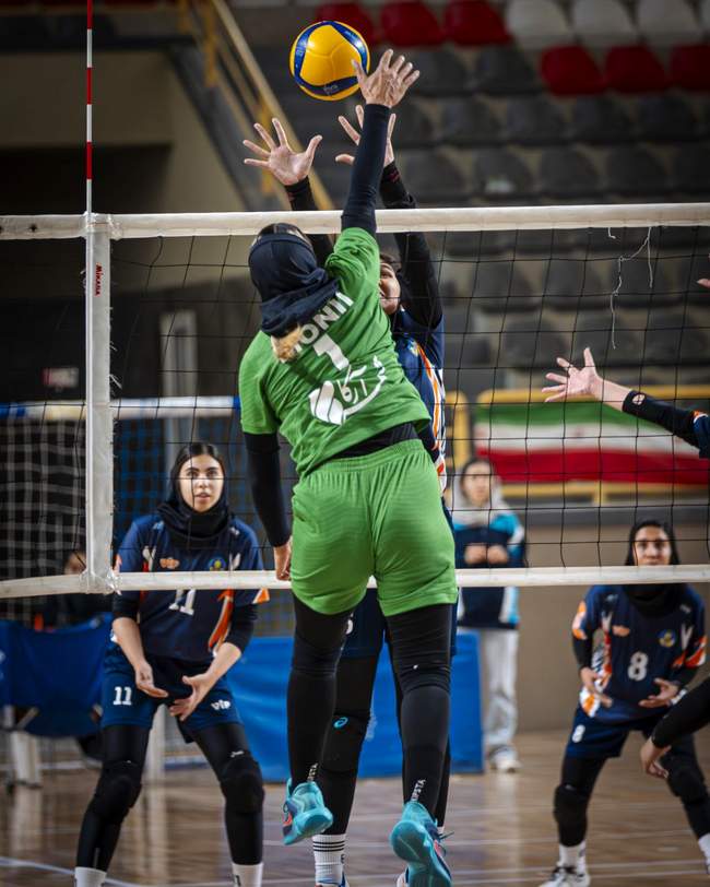 گزارش تصویری دیدار والیبال بانوان شهر آرکا و مهرگان شیراز