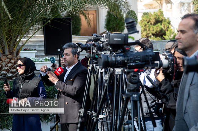 حاشیه جلسه هیات دولت- 6 اسفند