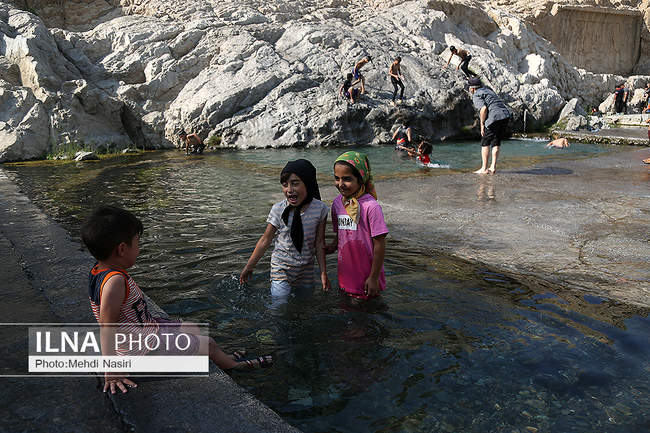 کرونا شنا را در چشمه علی متوقف نکرد!