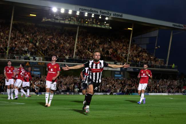 گزارش تصویری دیدار گریمسبی و منچستریونایتد