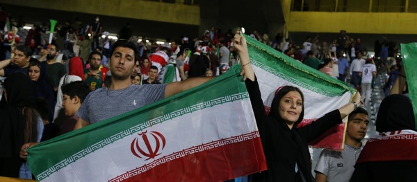هشدار جدید فیفا به ایران: زنان باید در ورزشگاهها حاضر شوند