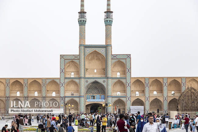 گردشگران نوروزی در مجموعه تاریخی امیرچقماق