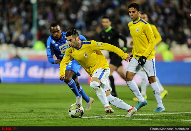 لیگ برتر فوتبال - دیدار استقلال تهران و نفت مسجد سلیمان