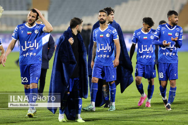 دیدار تیمهای فوتبال استقلال تهران و نساجی مازندران