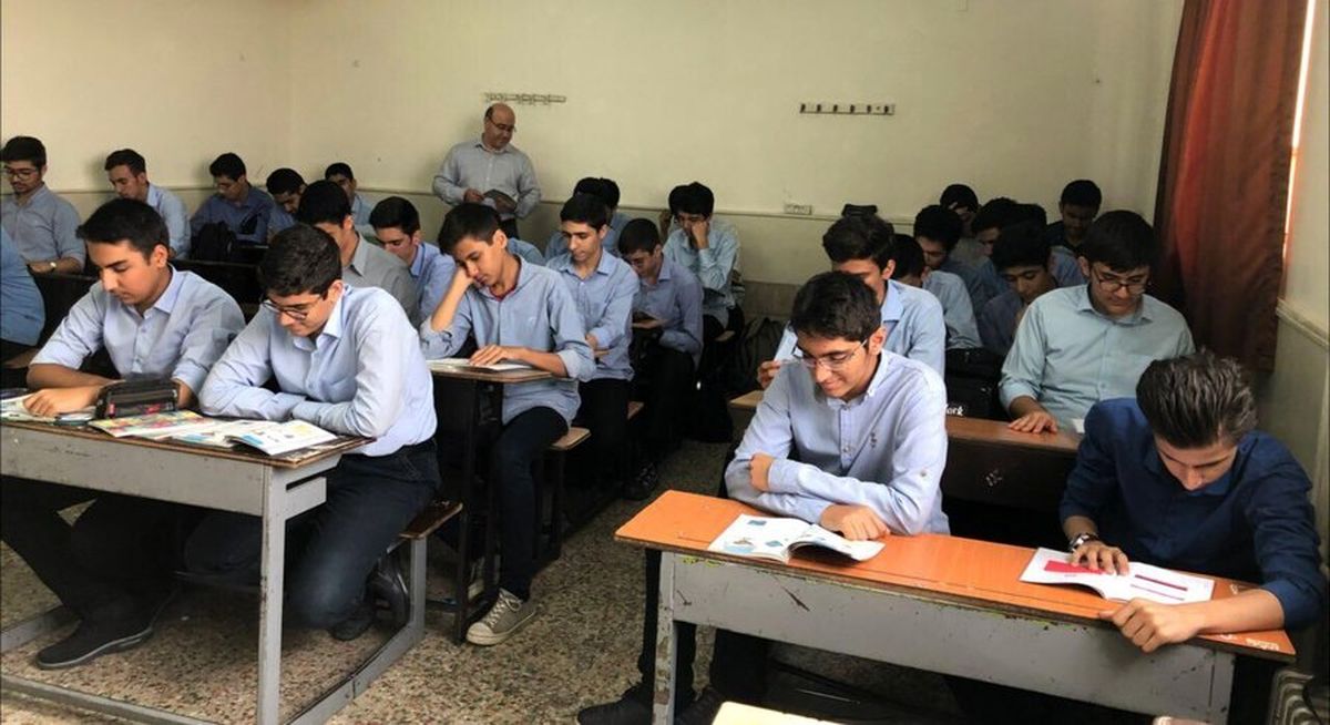 آموزش حضوری در اردستان از 15 شهریور ماه آغاز می‌شود