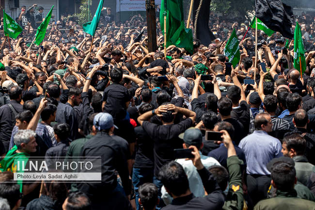 مراسم خیمه سوزان روز عاشورا در بازار تهران