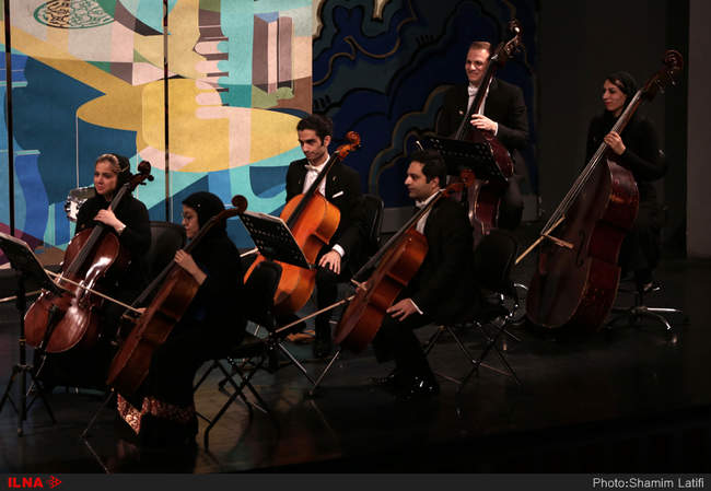 ارکستر مجلسی ایران به رهبری منوچهر صهبایی و تک نوازی پیانو ماری دوال