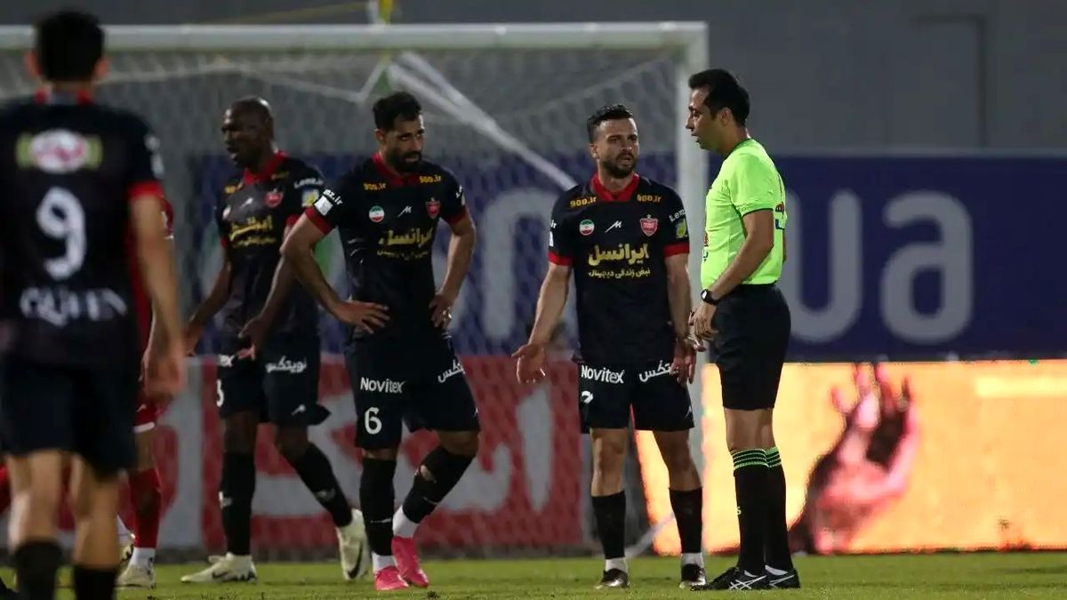 پرسپولیس هر بازی یک اخراج