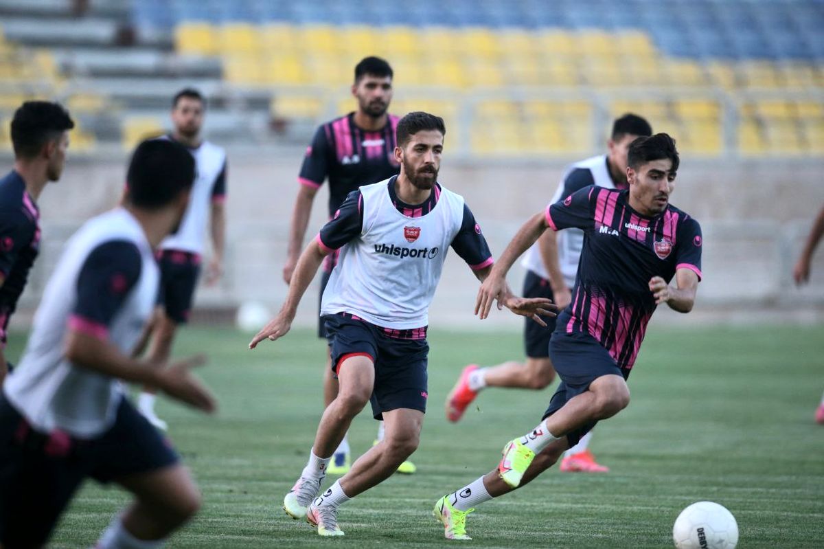 بازیکنان پرسپولیس به اردو رفتند